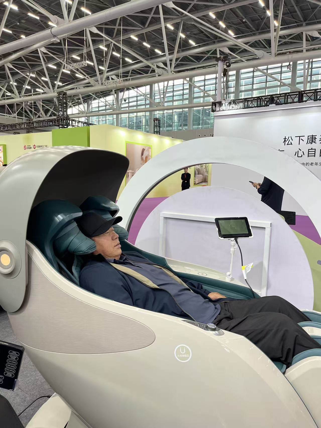 d512a3fa5c0542bfdc95f03b723d923f